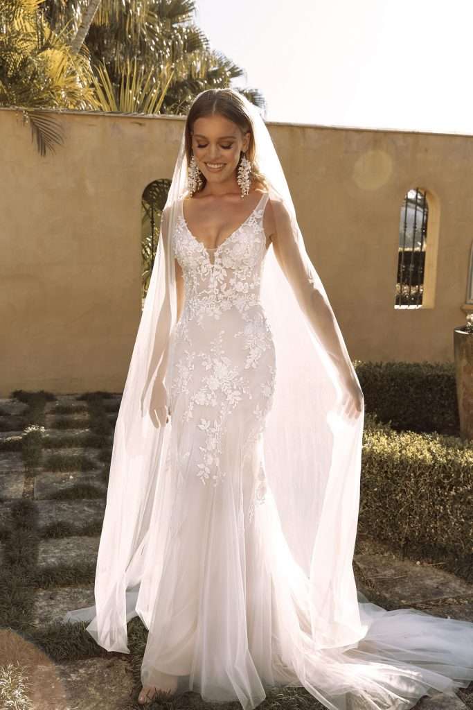 Madi Lane Blayne. Ivory/Latte Size 12 Madi Lane Blayne. Ivory/Latte Size 12