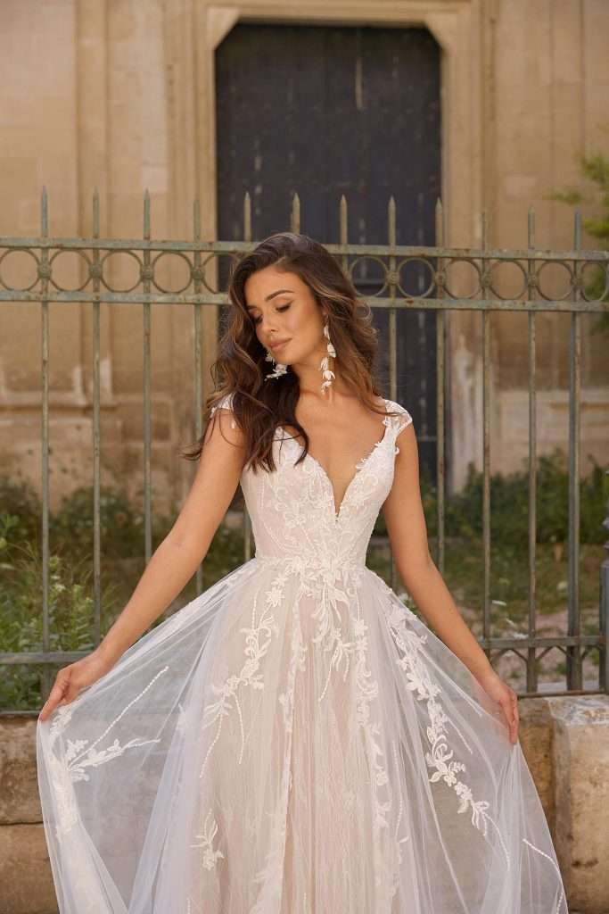 Madi Lane Madison - Size 16