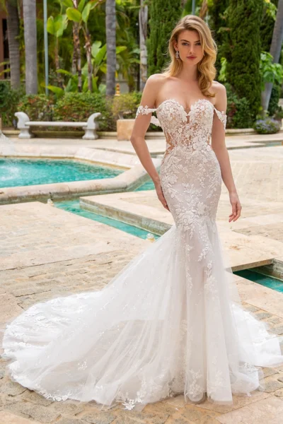 Raquel front view of the wedding dress